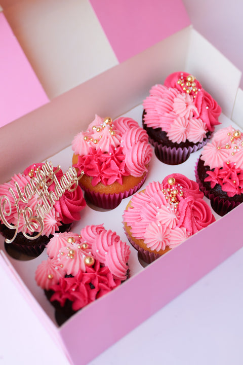 Happy Birthday cupcake box met 6 cupcakes en gouden happy birthday topper – The Cake Room Breda

